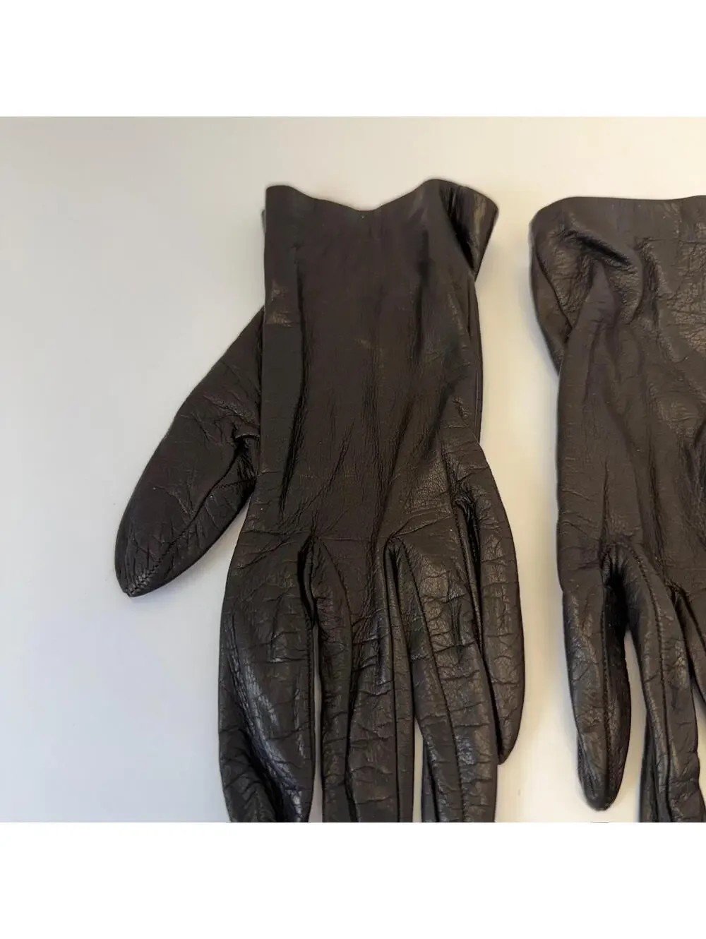 Black Leather Gloves 100% Silk Lined‎ Women's Size Unknown